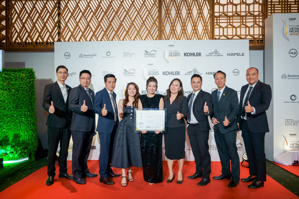 Ban lãnh đạo Kim Oanh Group tham dự lễ trao Giải PropertyGuru Vietnam Property Awards