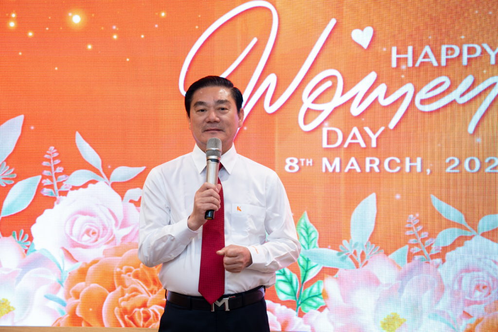 Ông Nguyễn Thuận – Phó Chủ tịch HĐQT Kim Oanh Group - thay mặt Ban lãnh đạo Tập đoàn gửi những lời chúc yêu thương đến phái đẹp.