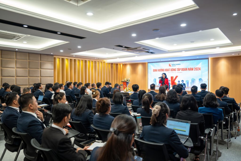 Đội ngũ lãnh đạo Kim Oanh Group tham gia chương trình chia sẻ định hướng hoạt động tập đoàn năm 2024