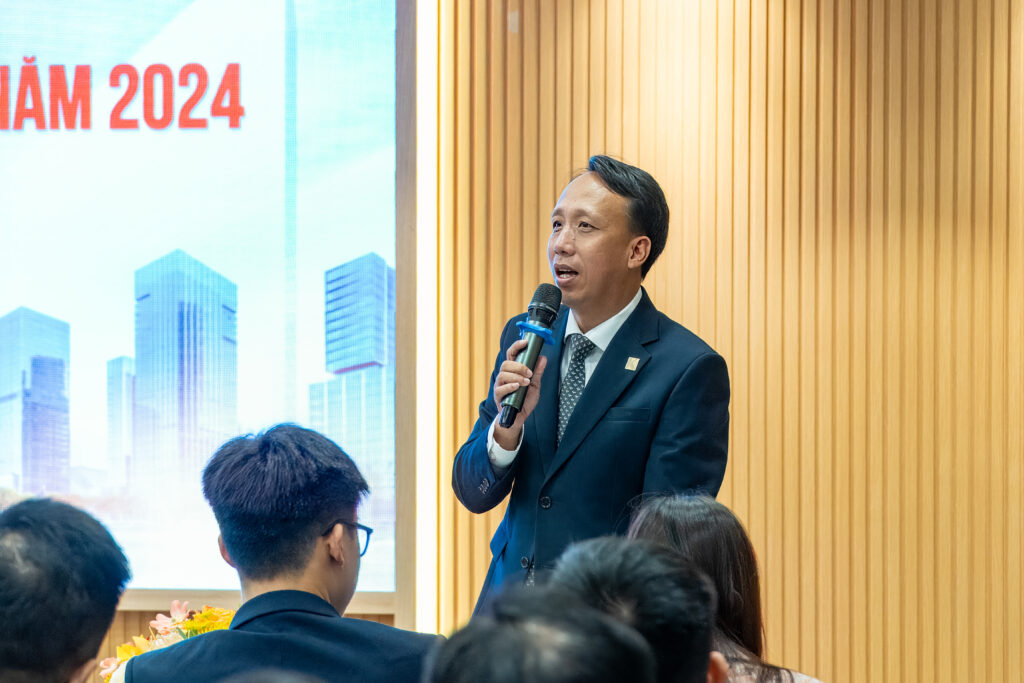 Ông Nguyễn Lương Thọ - Phó Tổng Giám đốc Vận hành Tập đoàn chia sẻ tại chương trình