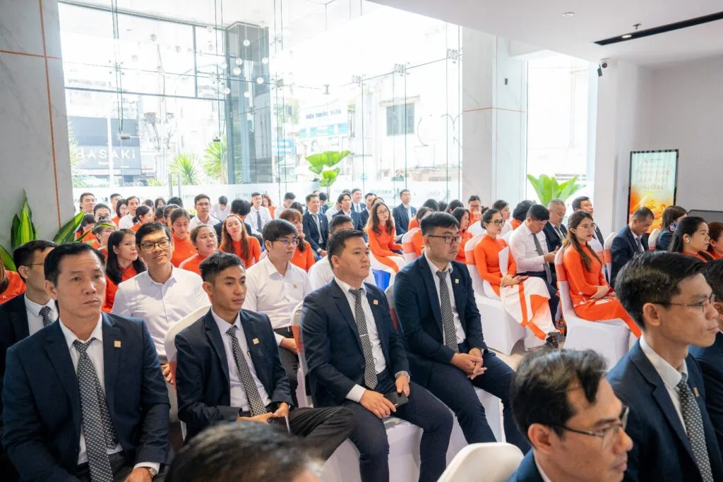 Buổi pháp thoại “Phương pháp chữa lành nỗi đau” diễn ra tại trụ sở Kim Oanh Group