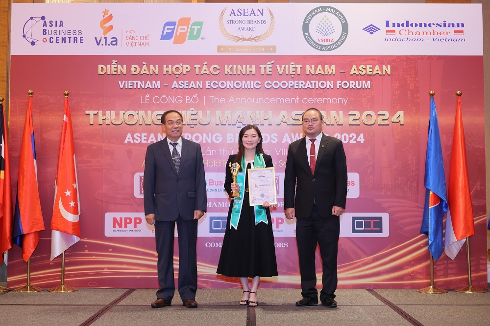 Bà Nguyễn Ngọc Ánh nhận vinh danh Nhà lãnh đạo tiêu biểu ASEAN 2024 