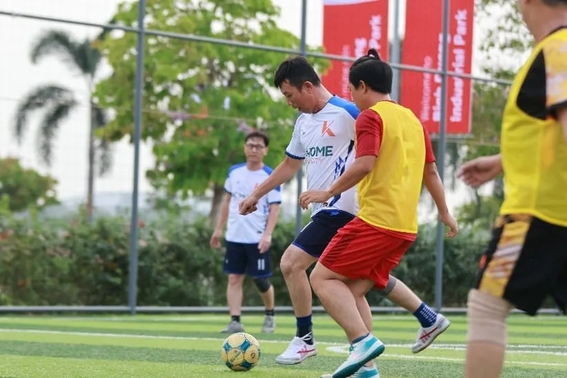 Thế trận giằng co bởi hai bên đều ngang tài ngang sức