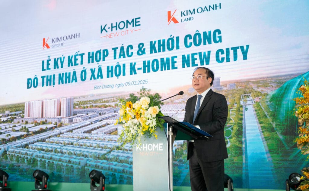 Ông Nguyễn Văn Sinh – Thứ trưởng Bộ Xây dựng phát biểu tại buổi lễ