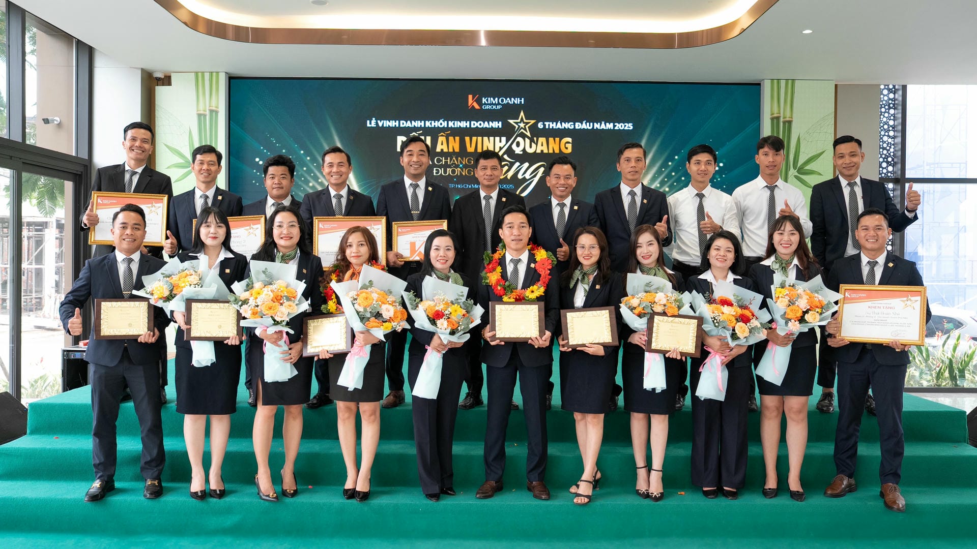 kim-oanh-group-ruc-ro-dau-an-nua-chang-duong-vang-nam-2025 (20)