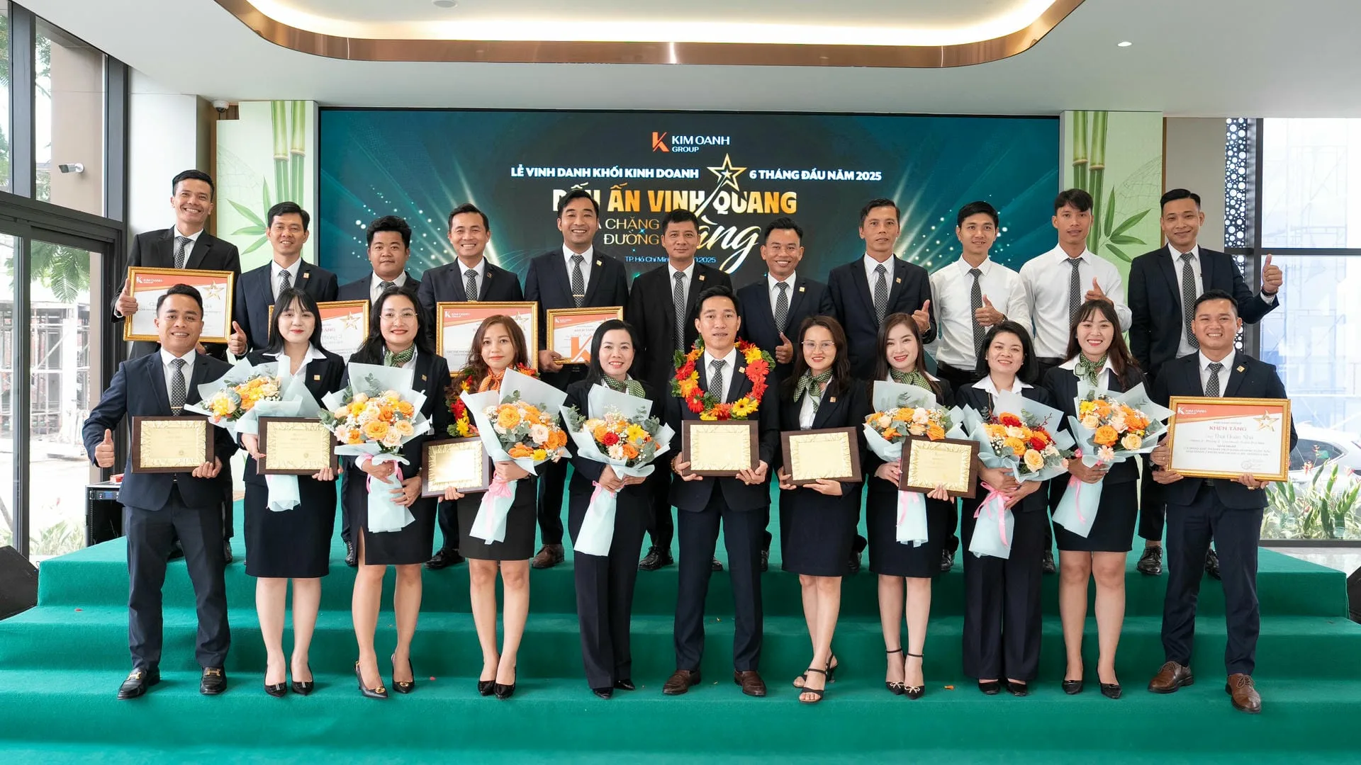 kim-oanh-group-ruc-ro-dau-an-nua-chang-duong-vang-nam-2025 (20)