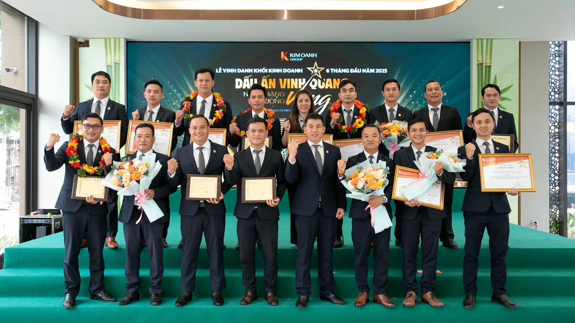 kim-oanh-group-ruc-ro-dau-an-nua-chang-duong-vang-nam-2025 (25)