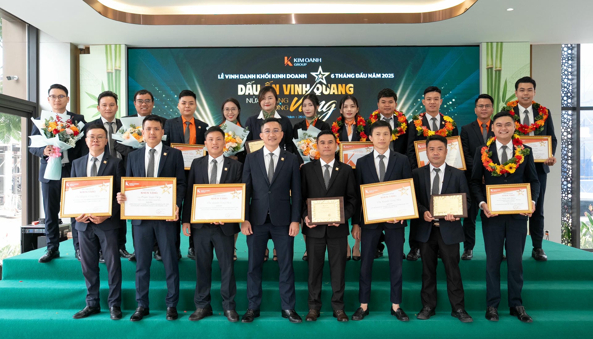 kim-oanh-group-ruc-ro-dau-an-nua-chang-duong-vang-nam-2025 (27)