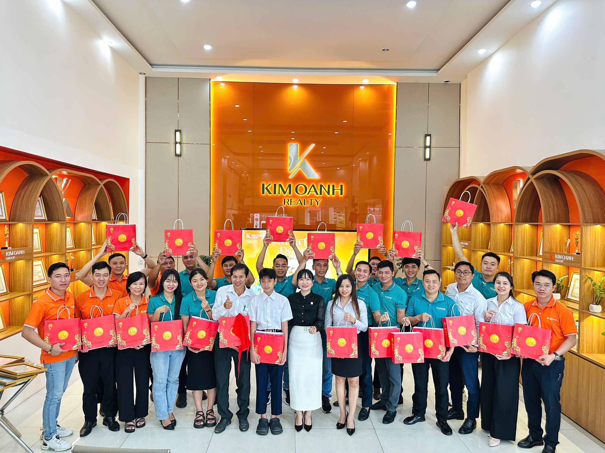 CBNV Kim Oanh Group vui đón một mùa trung thu trọn vẹn yêu thương