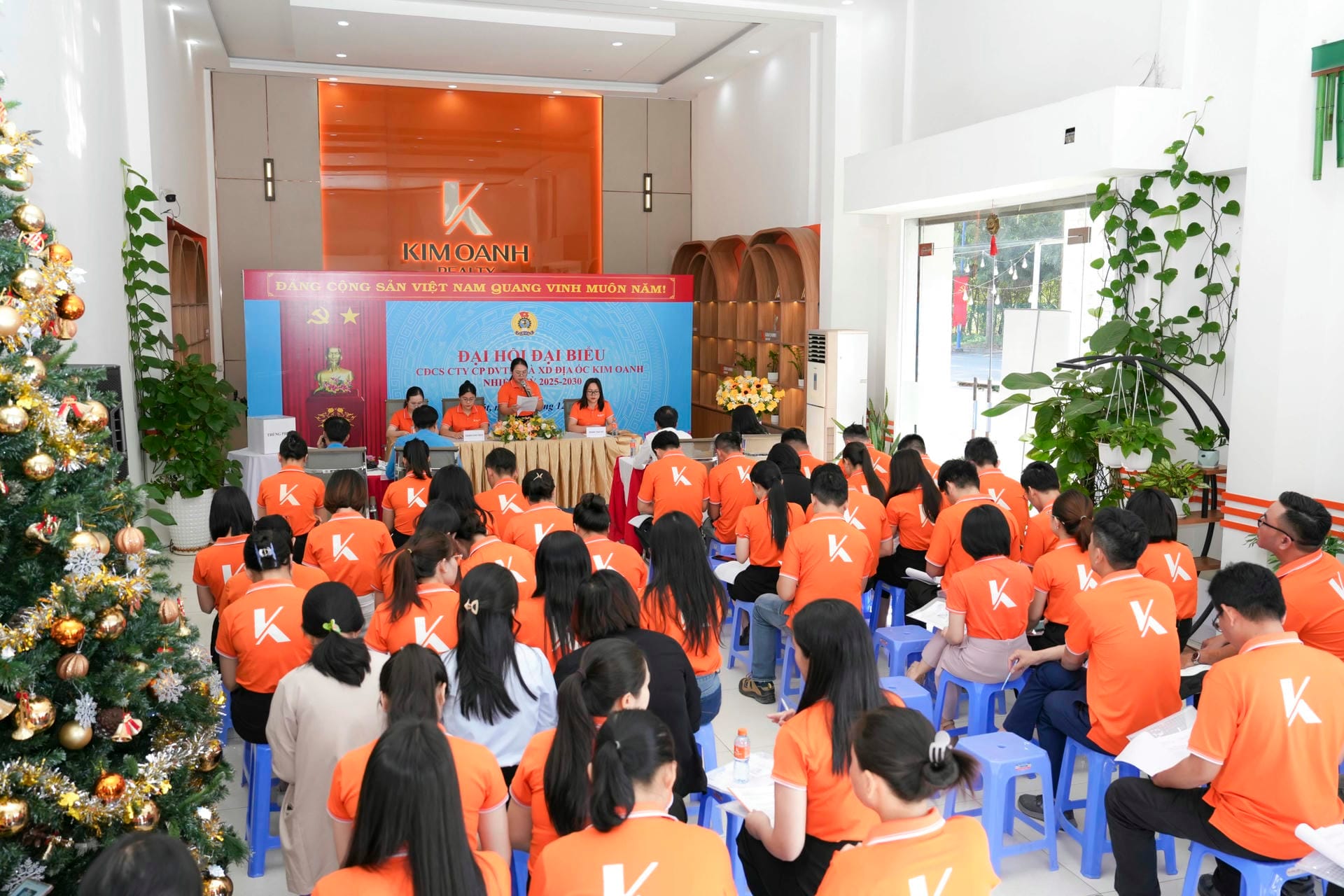 Toàn cảnh Đại hội Công đoàn cơ sở Công ty cổ phần Dịch vụ Thương mại và Xây dựng Đại ốc Kim Oanh