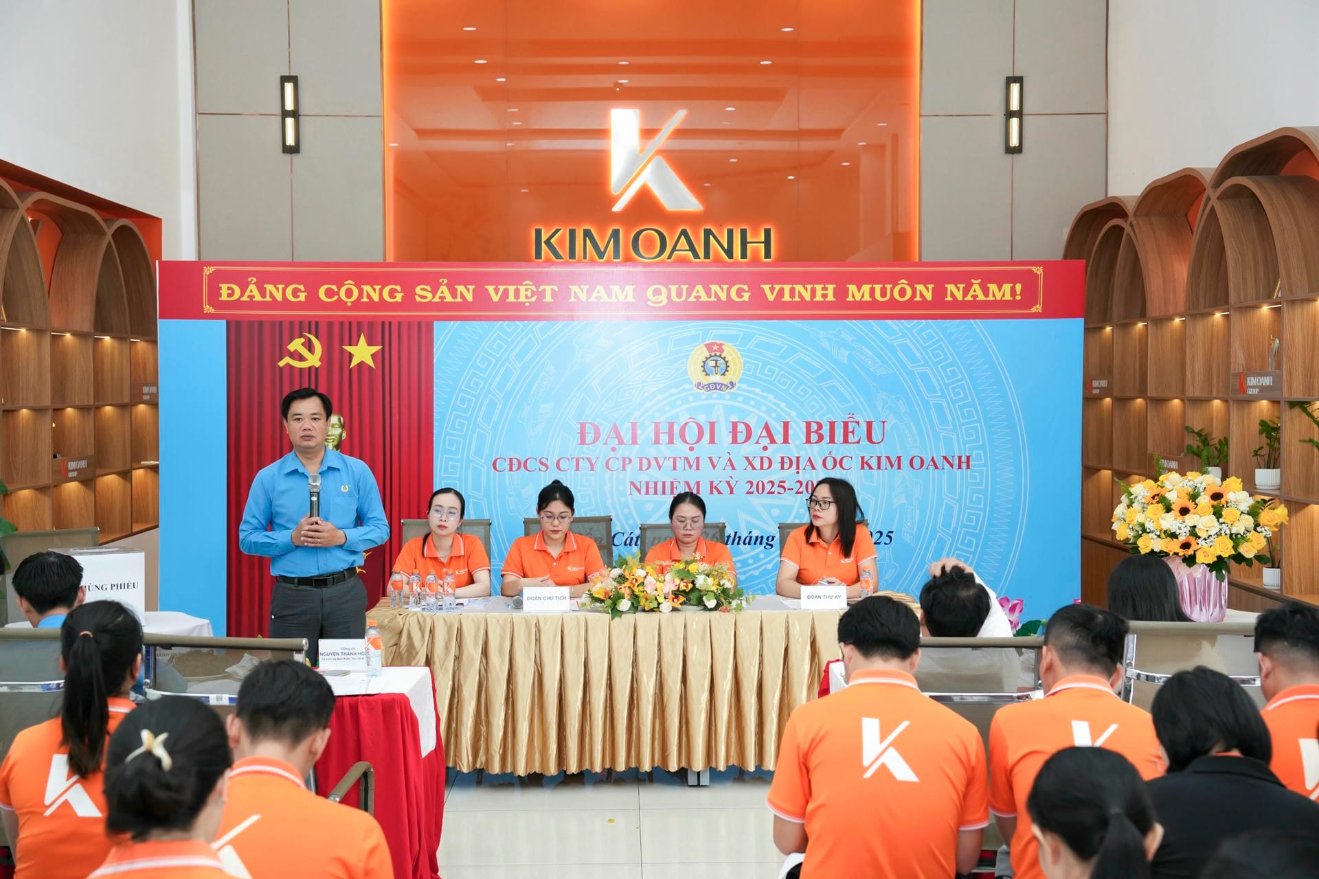 Đồng chí Nguyễn Thanh Hoài Ân - Ủy Viên Ủy Ban Kiểm Tra LĐLĐ TP.HCM phát biểu chỉ đạo tại Đại hội