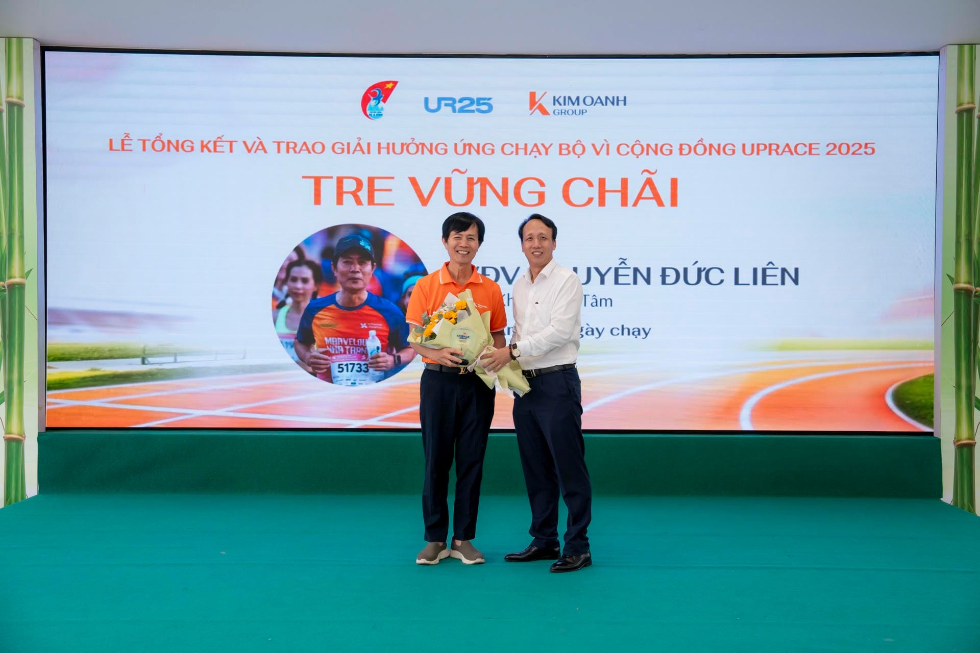 Giải TRE VỮNG CHÃI (vận động viên trên 60 tuổi đạt tổng số km tích lũy cao nhất) thuộc về ông Nguyễn Đức Liên – Quỹ Khởi Sự Từ Tâm