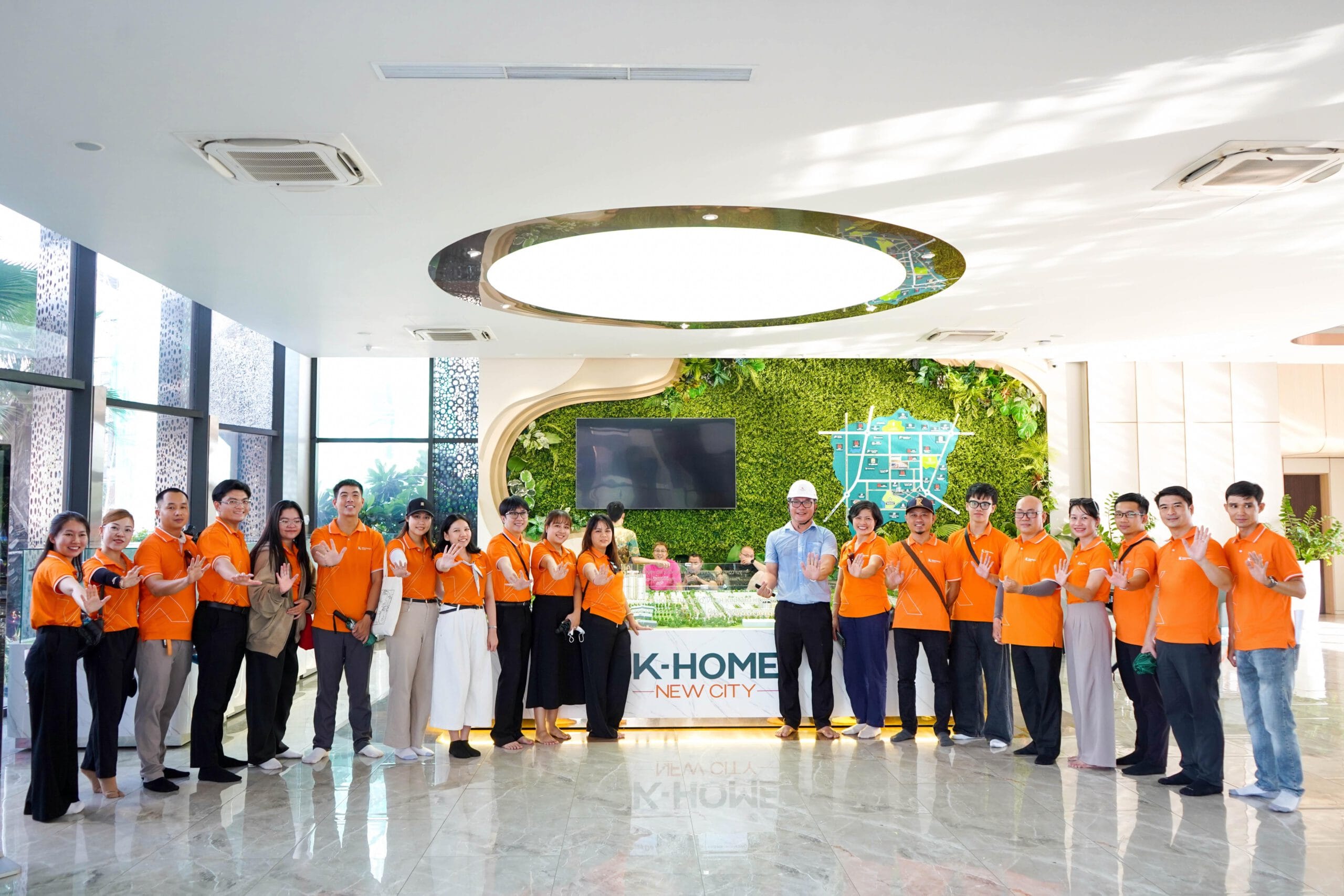 kim-oanh-group-to-chuc-site-tour-hoi-nhap-quy-ii-2026-hanh-trang-vung-buoc-cho-doi-ngu-nhan-su-moi (4)